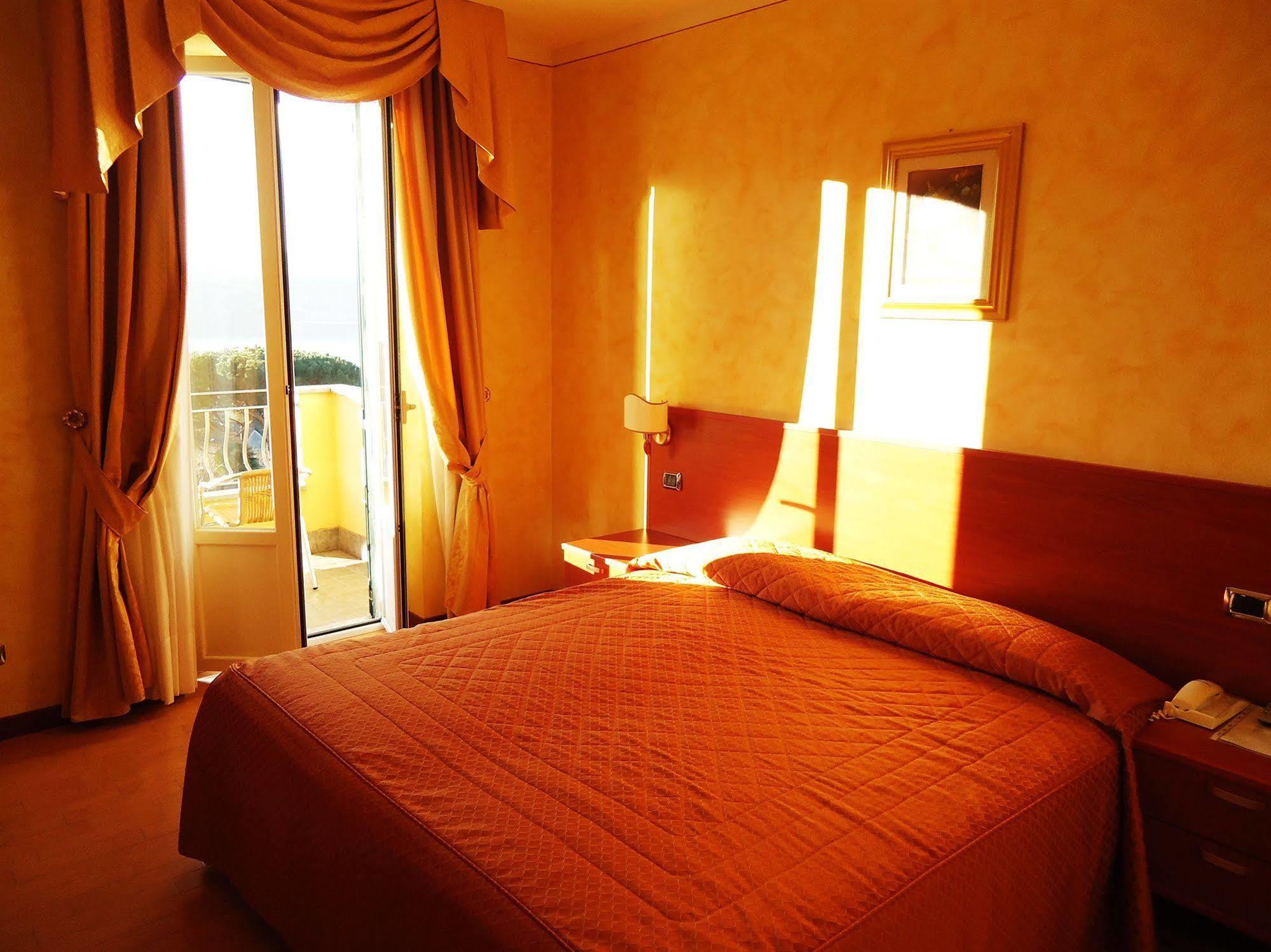 Hotel La Bussola Orta San Giulio Exteriér fotografie